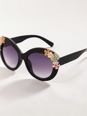 NWT Betsey Johnson Black Floral Accent Round Sunglasses